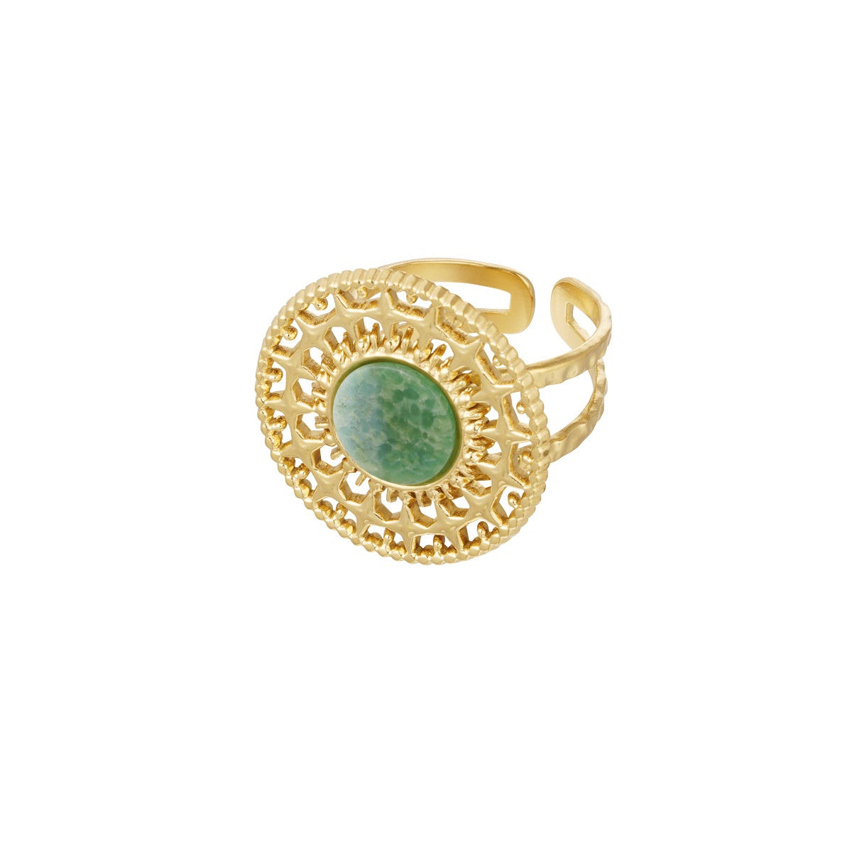 Baroque ring with stone