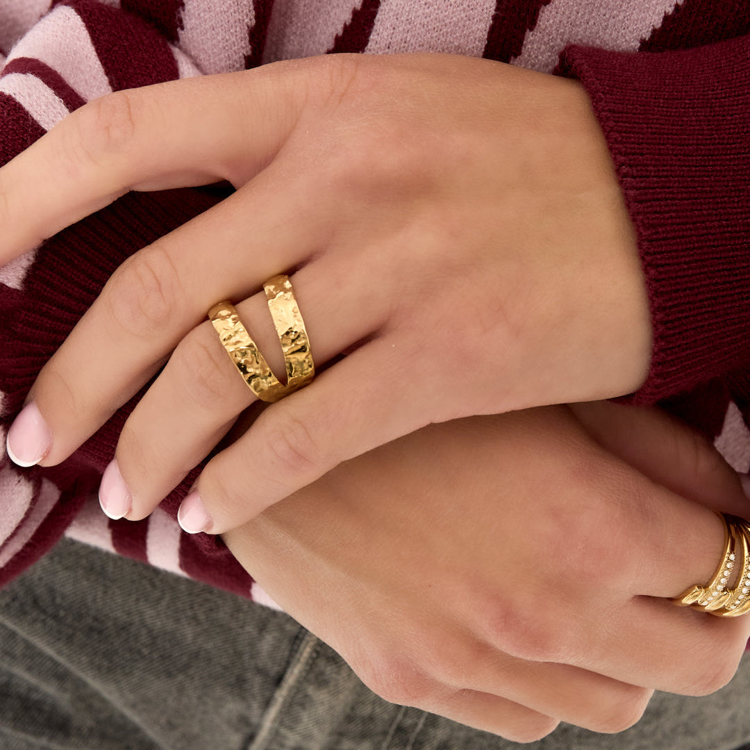 Textured double ring